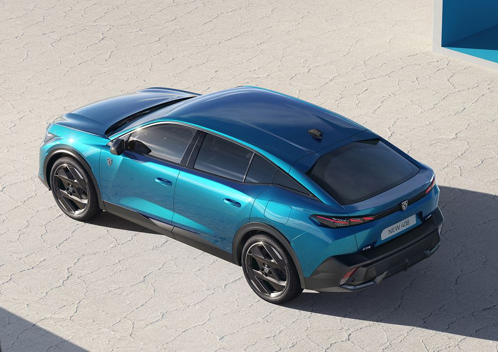 La Peugeot 408 adopte une silhouette fine et élancée de fastback dynamique