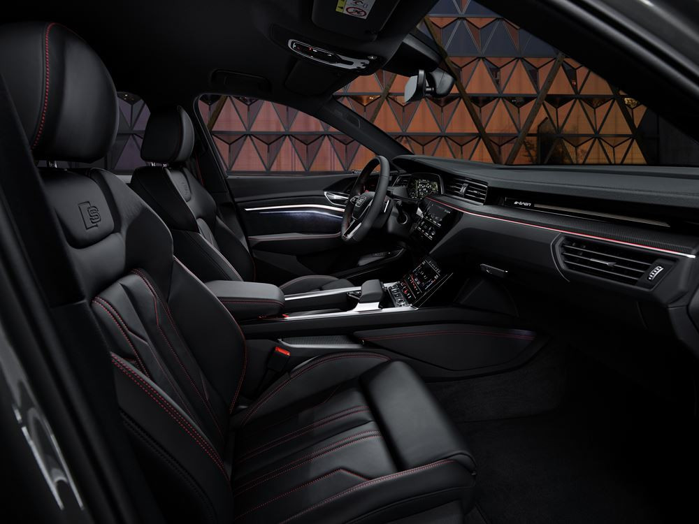 Le crossover Audi Q8 Sportback e-tron électrique revendique une autonomie jusqu'à 552 km