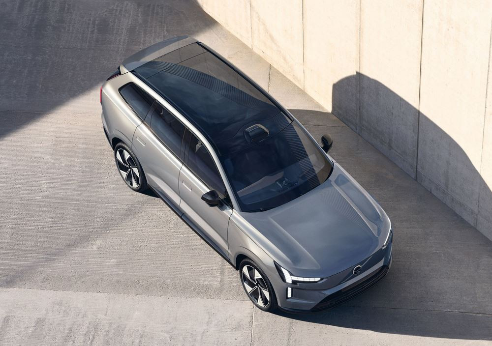 Volvo EX90 : un grand SUV sept places électrique à forte composante logicielle