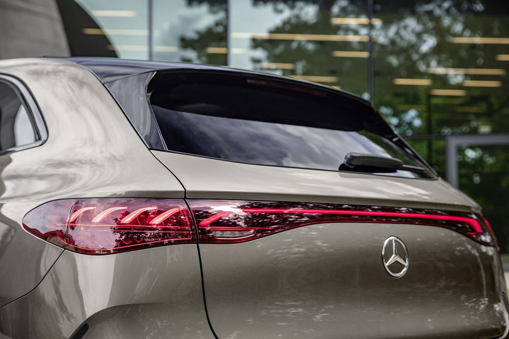 Le Mercedes EQE SUV électrique affiche jusqu'à 486-596 km d'autonomie WLTP