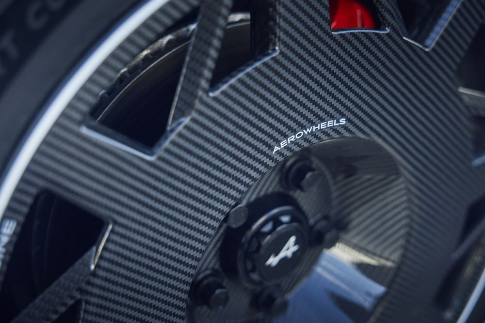 L'Alpine A110 R « radicale » est inspirée par la course automobile