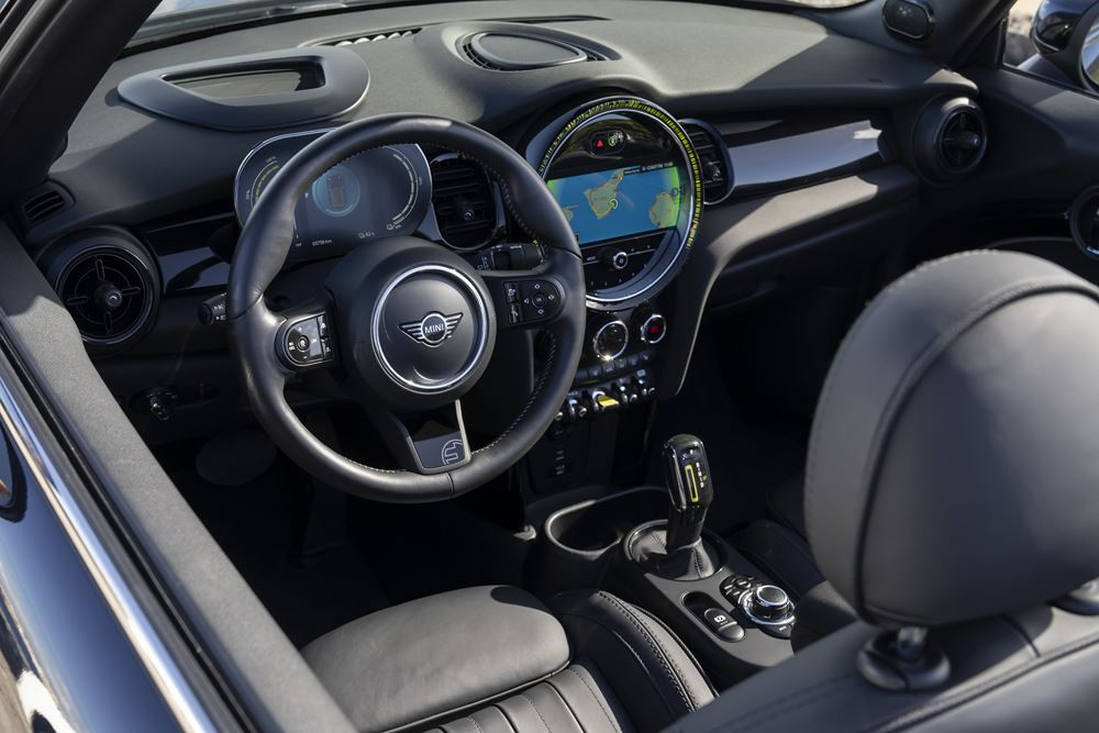 Le MINI Cooper SE Cabrio électrique affiche une autonomie de 201 kilomètres