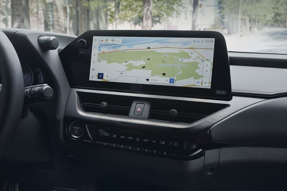 Le SUV compact Lexus UX hybride auto-rechargeable s'offre des améliorations