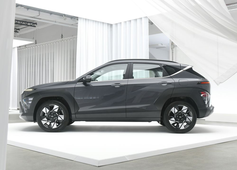 Le SUV Hyundai Kona hybride affiche un design futuriste