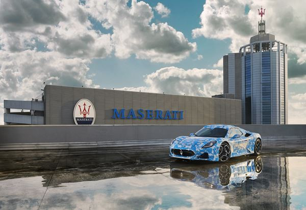 Le prototype de supercar Maserati MC20 cabriolet entame sa phase de tests