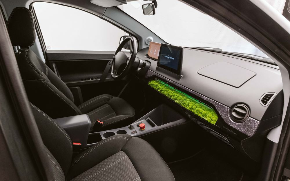 Sono Sion : un projet de voiture électrique à enveloppe solaire accessible