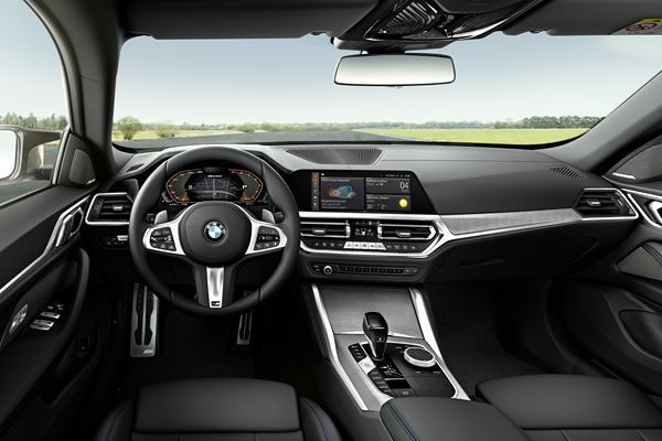 La BMW Série 4 Gran Coupé de deuxième génération affiche un caractère affirmé