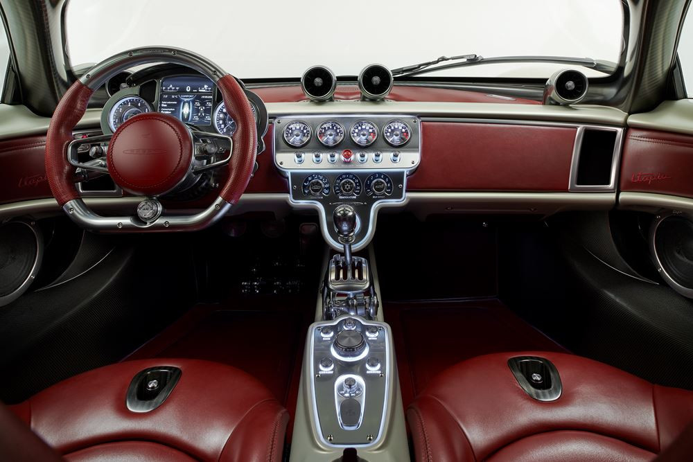 L'hypercar Pagani Utopia embarque un V12 biturbo Mercedes-AMG 6 litres de 864 ch
