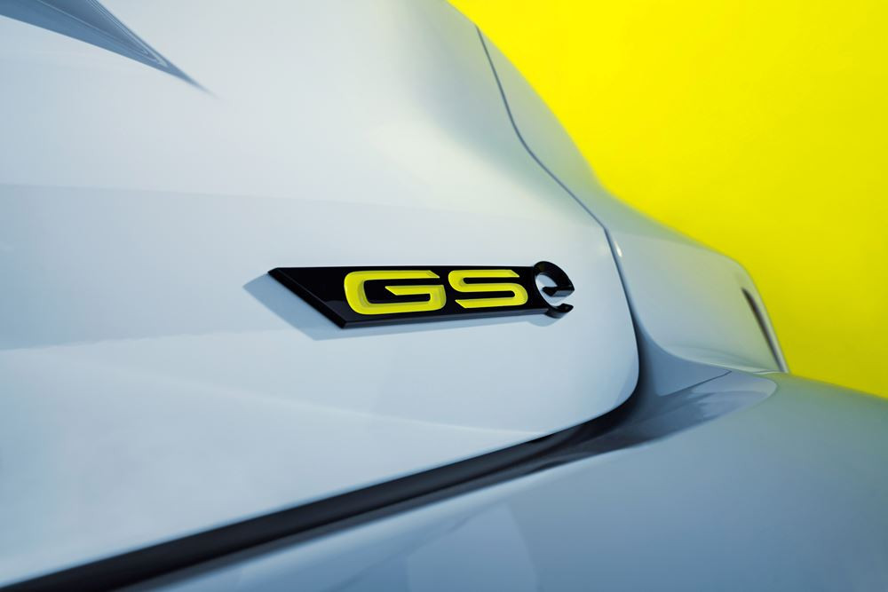 L'Opel Astra GSe hybride rechargeable repose sur un châssis spécifique abaissé de 10 mn