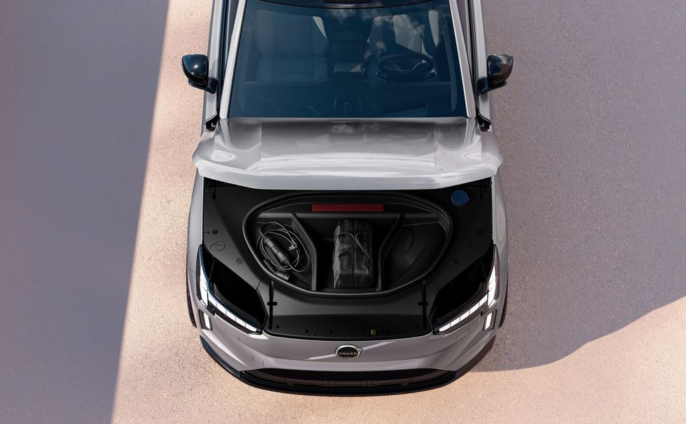 Le Volvo EX90 électrique est un grand SUV familial à forte composante logicielle