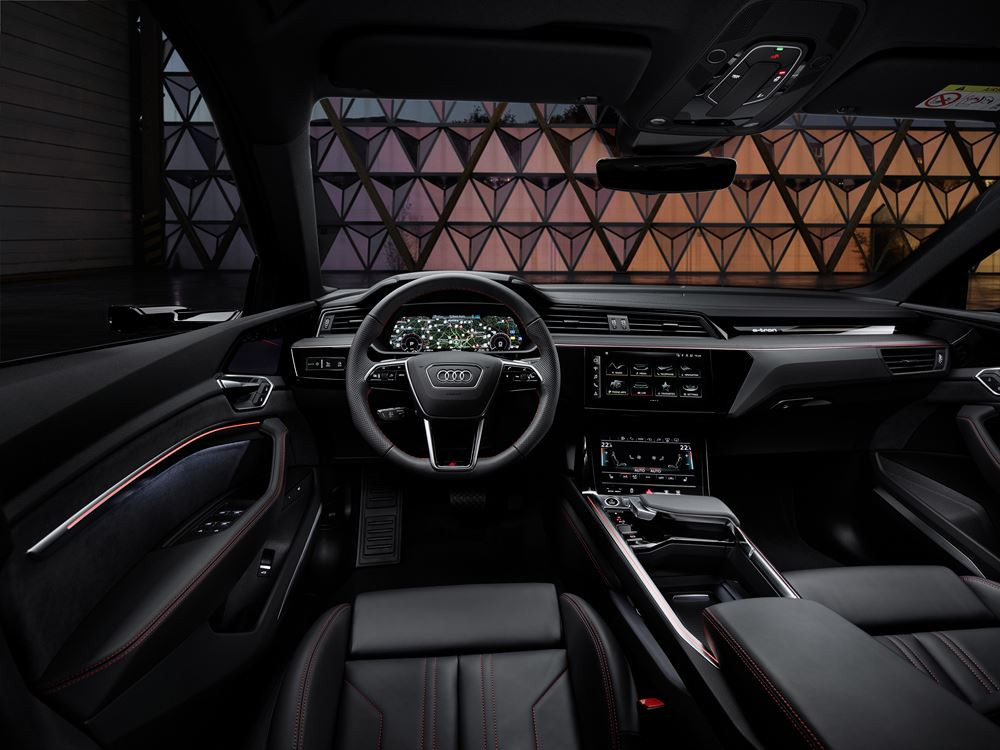 Le crossover Audi Q8 Sportback e-tron électrique revendique une autonomie jusqu'à 600 kilomètres