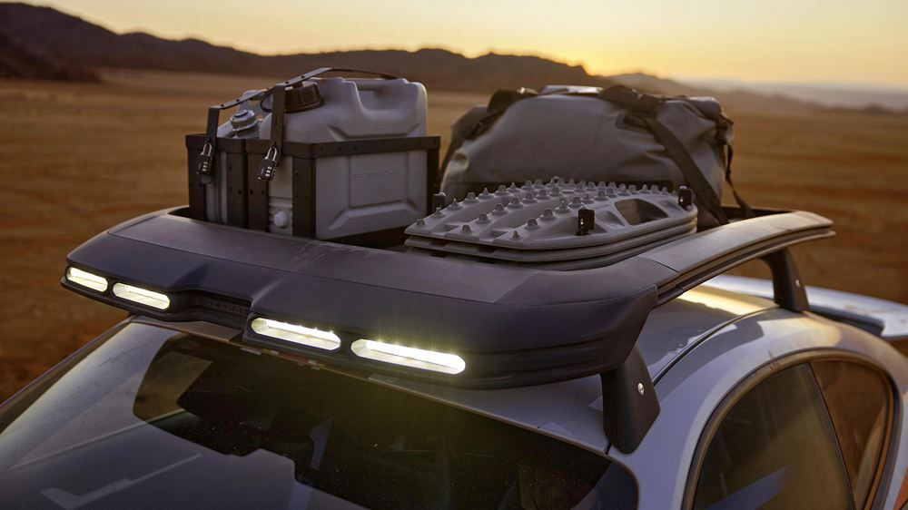 La Porsche 911 Dakar adopte une garde au sol rehaussée de 80 mm avec un système de levage