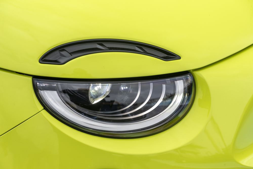 L'Abarth 500e électrique est la plus réactive des Abarth en conduite urbaine