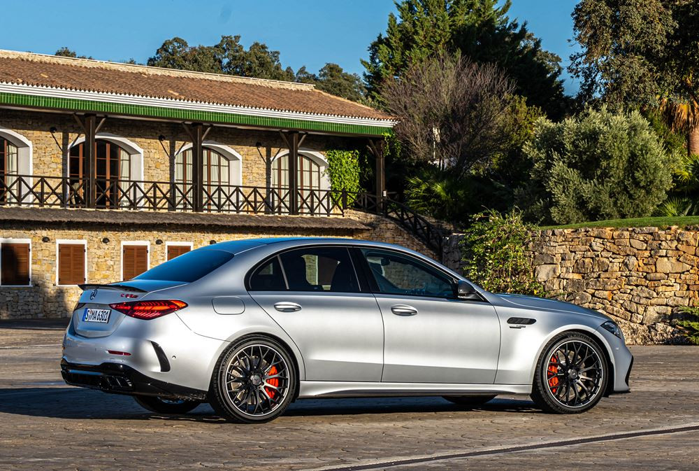 La berline hybride Mercedes-AMG C 63 S E Performance affiche une puissance combinée de 680 ch