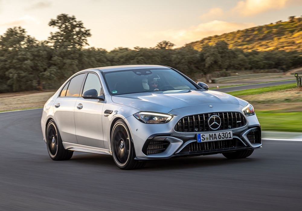 La berline hybride Mercedes-AMG C 63 S E Performance affiche une puissance combinée de 680 ch