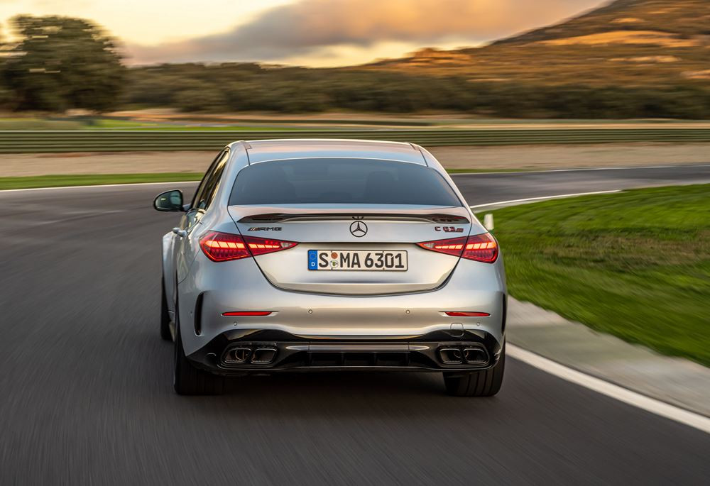 La berline hybride Mercedes-AMG C 63 S E Performance affiche une puissance combinée de 680 ch