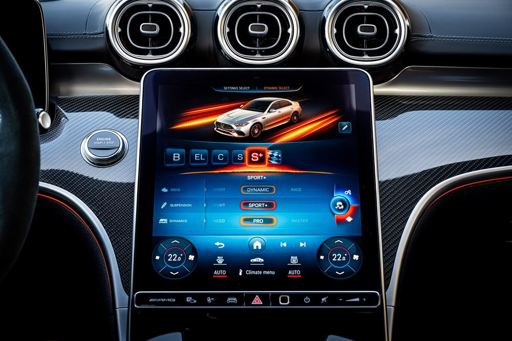 La berline hybride Mercedes-AMG C 63 S E Performance affiche une puissance combinée de 680 ch