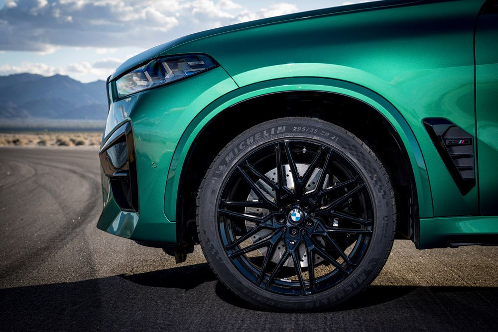 La BMW X5 M Competition embarque un moteur V8 à technologie 48V de 625 ch