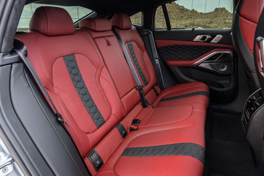 La BMW X6 M Competition est propulsée par un moteur V8 à technologie 48V de 625 ch