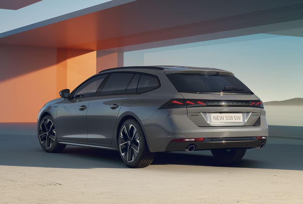 Le break Peugeot 508 SW restylé reçoit une face avant plus dynamique