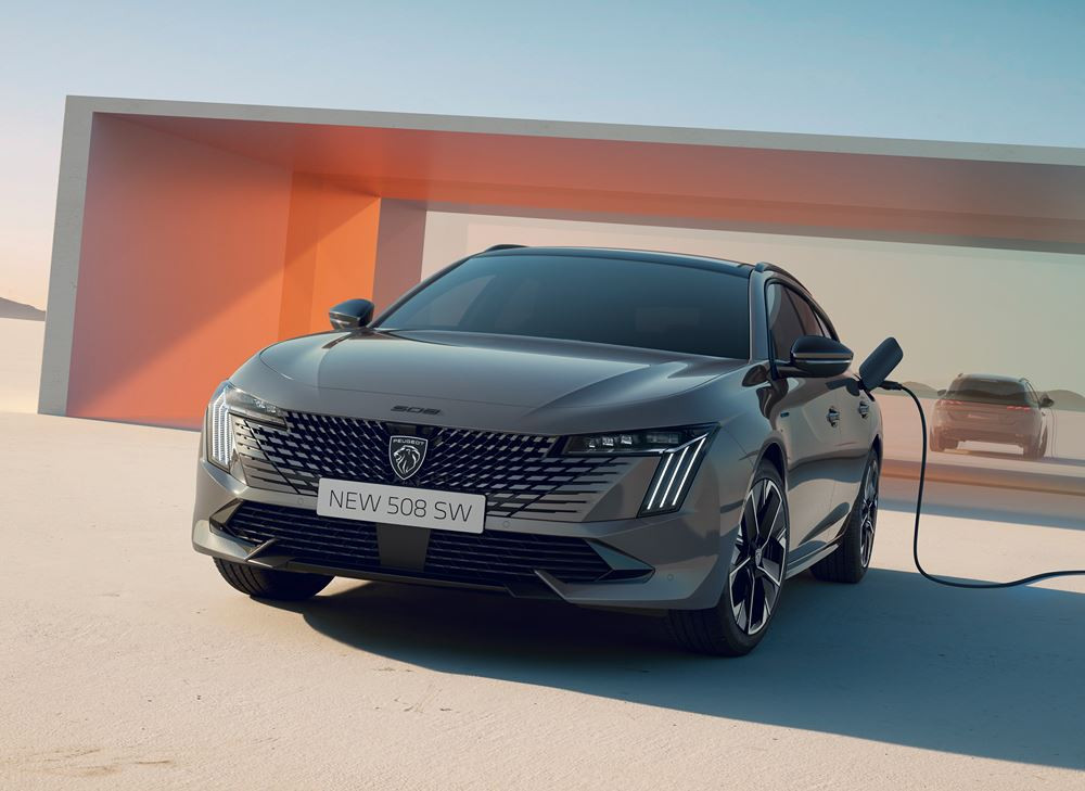 Le break Peugeot 508 SW restylé reçoit une face avant plus dynamique