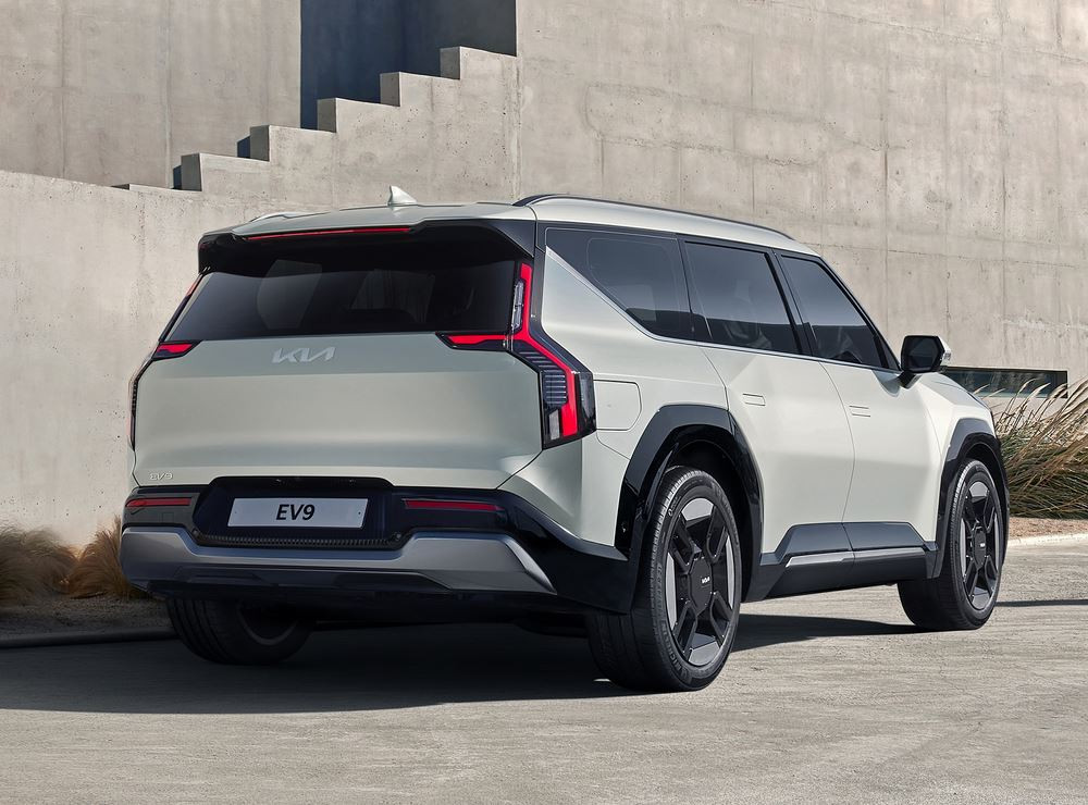 Le grand SUV électrique Kia EV9 affiche un design avant-gardiste
