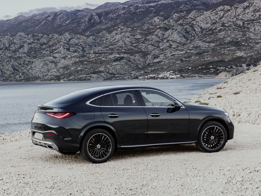 Le Mercedes GLC Coupé affiche une silhouette de coupé sportif