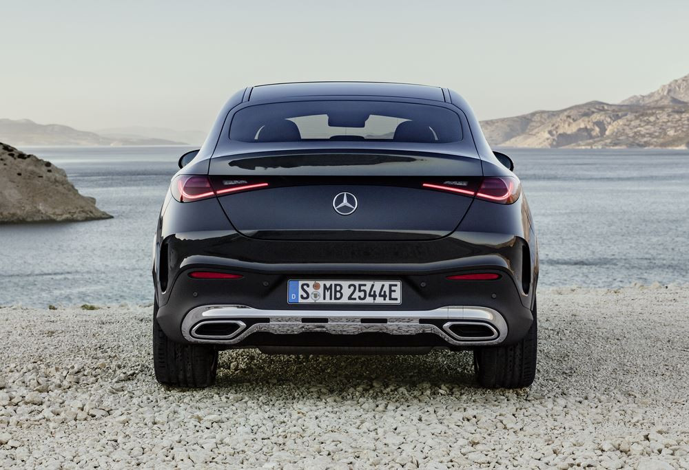 Le Mercedes GLC Coupé affiche une silhouette de coupé sportif