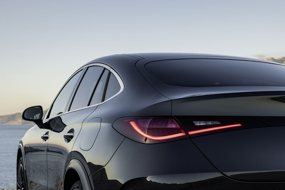 Le Mercedes GLC Coupé affiche une silhouette de coupé sportif