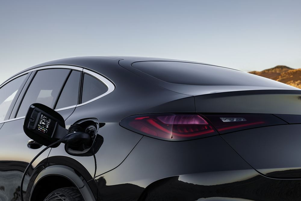 Le Mercedes GLC Coupé affiche une silhouette de coupé sportif