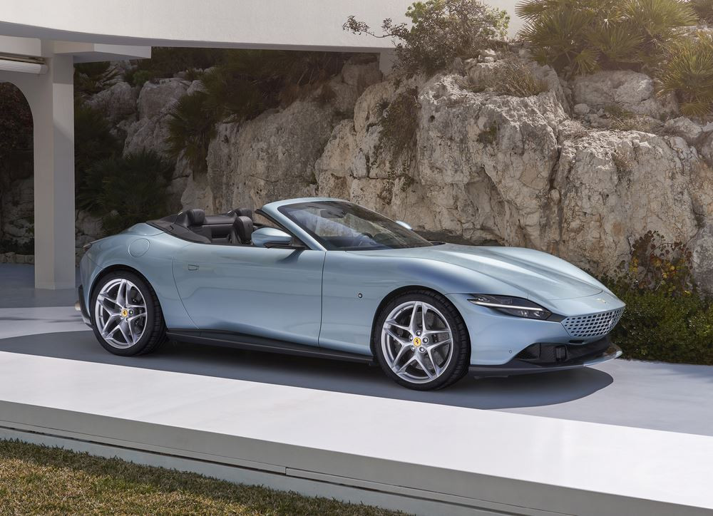 Ferrari Roma Spider: un spider 2 plus à moteur V8 turbo central avant de 620 ch