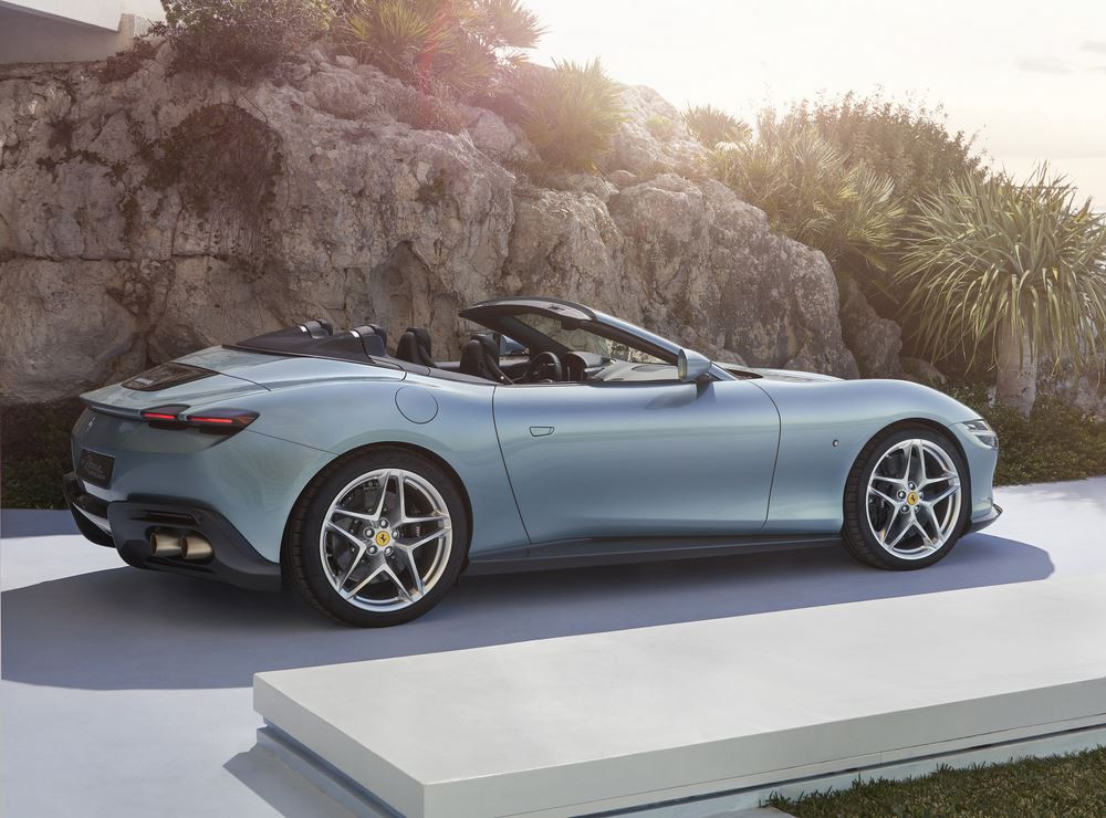 Ferrari Roma Spider: un spider 2 plus à moteur V8 turbo central avant de 620 ch