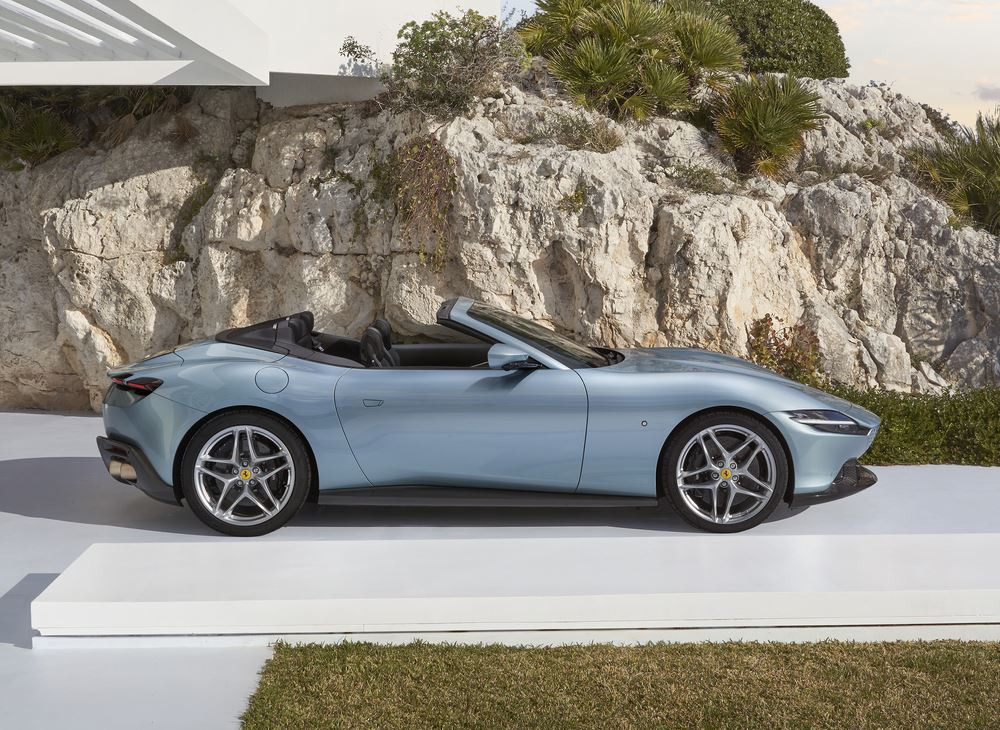 Ferrari Roma Spider: un spider 2 plus à moteur V8 turbo central avant de 620 ch