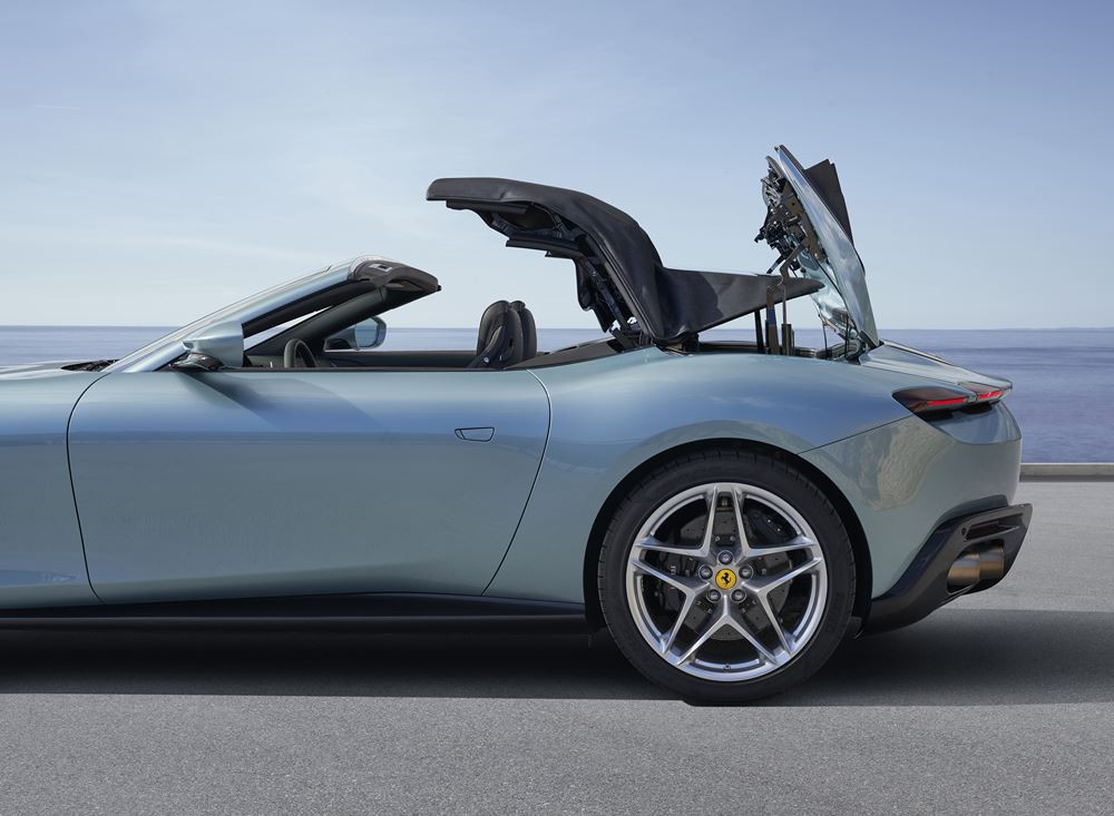 Ferrari Roma Spider: un spider 2 plus à moteur V8 turbo central avant de 620 ch