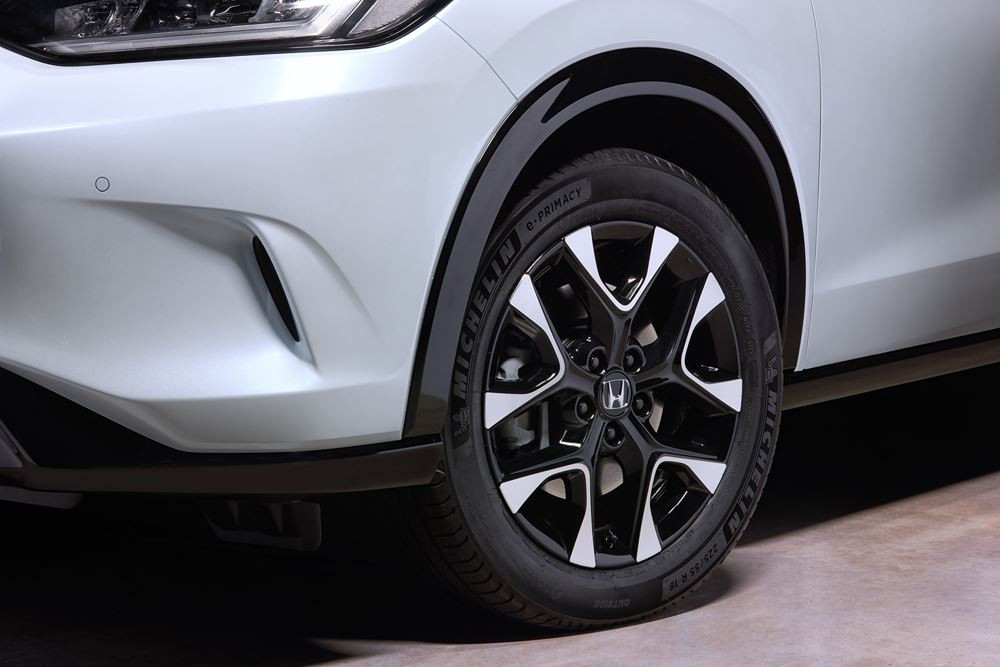 Le SUV Honda ZR-V hybride du segment C revendique une expérience de conduite efficace