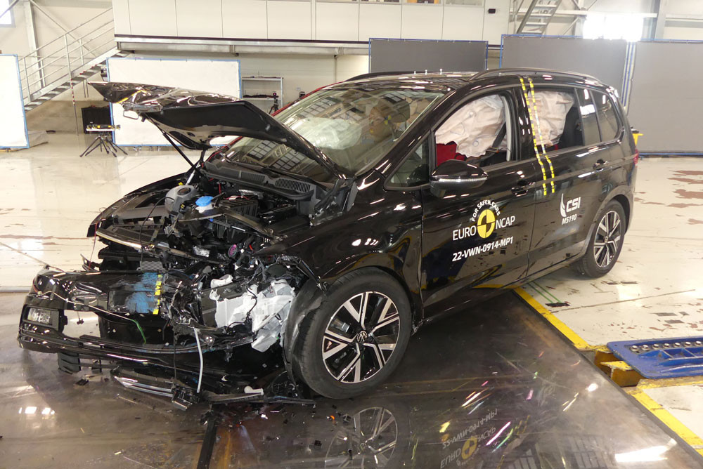 Le monospace Volkswagen Touran obtient quatre étoiles sur cinq possibles aux crash-tests Euro NCAP 2022