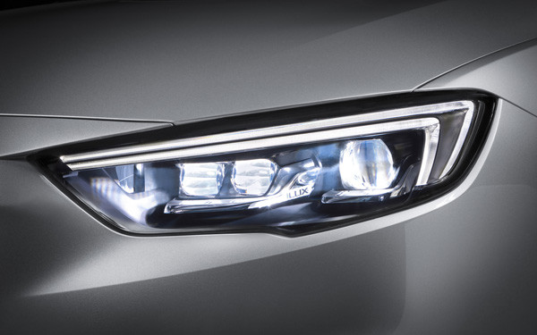 L'éclairage matriciel Opel IntelliLux LED procure une excellente
