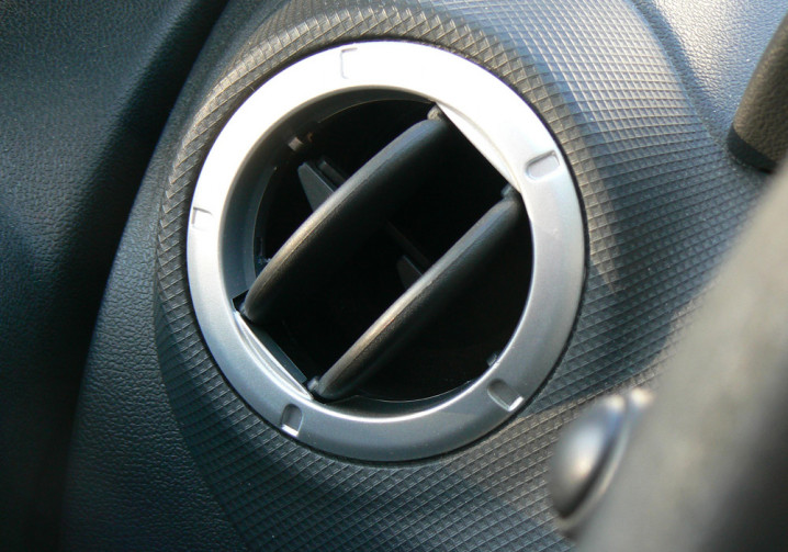 Cinq bonnes raisons de prendre soin de la climatisation de sa voiture