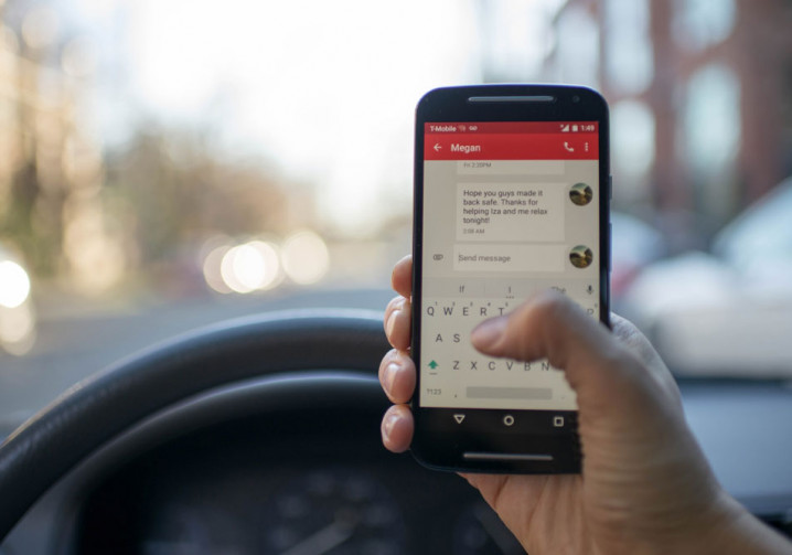 80 pour cent des automobilistes utilisent leur smartphone au volant