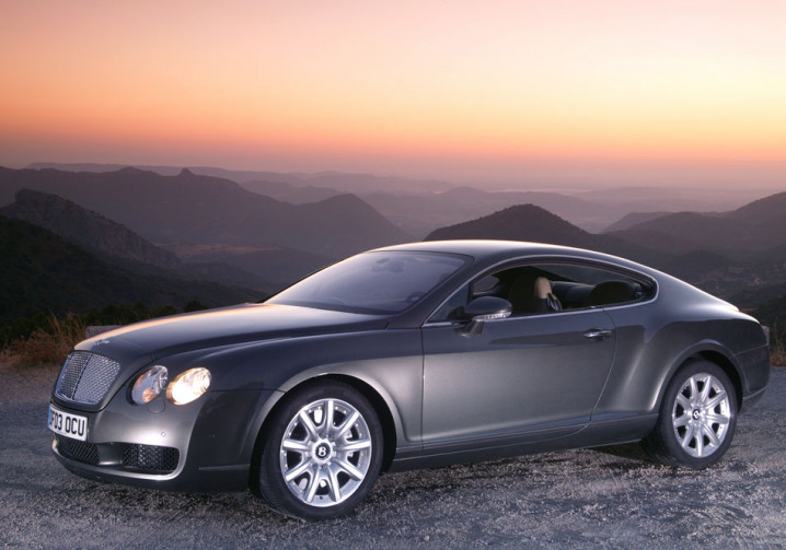 Le coupé quatre places Bentley Continental GT célèbre ses 20 ans