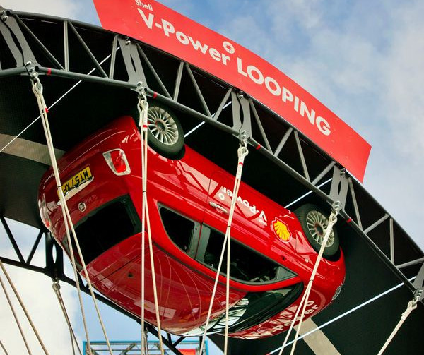 Un looping en Fiat 500 à 11 mètres de hauteur aux Pays-Bas