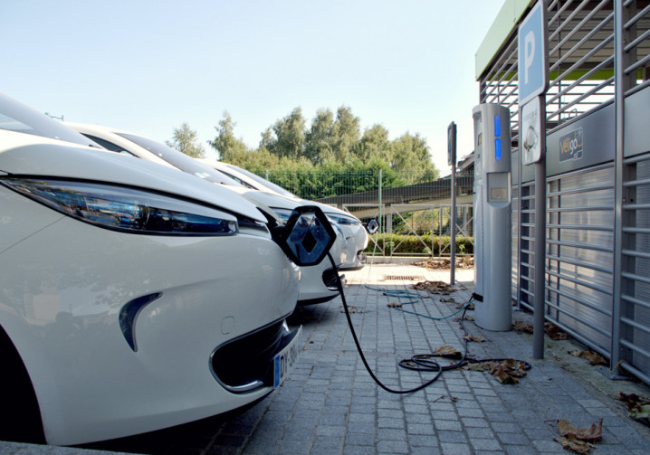 162 106 véhicules électriques particuliers vendus en France en 2021