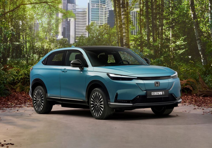 Le SUV compact électrique Honda e:Ny1 affiche une autonomie de 412 km