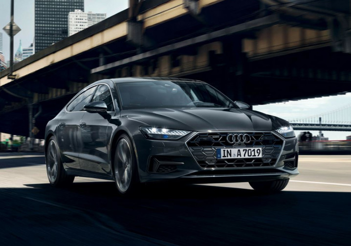 L'Audi A7 Sportback reçoit une calandre Singleframe de style RS avec une structure en nid d'abeille