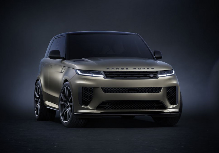 Le Range Rover Sport SV adopte un moteur V8 biturbo développant 635 ch et 750 Nm
