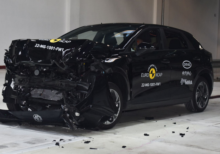 La berline compacte électrique MG 4 obtient cinq étoiles aux crash-tests Euro NCAP 2022