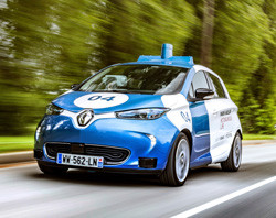Deux prototypes de Renault Zoe Cab, électriques, autonomes et partagées en test