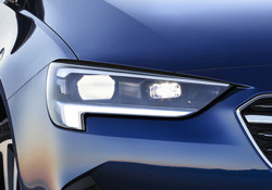 Les phares IntelliLux LED Pixel Light Opel disposent de 84 LED par projecteur