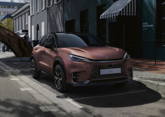 Le Lexus LBX hybride auto-rechargeable affiche une nouvelle identité visuelle