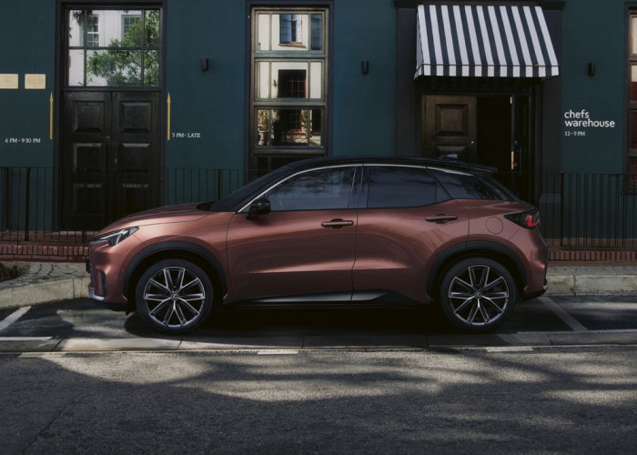 Le Lexus LBX hybride auto-rechargeable affiche une nouvelle identité visuelle